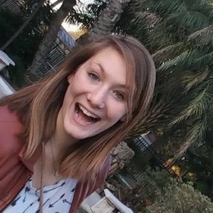 Meet your Posher, Leah